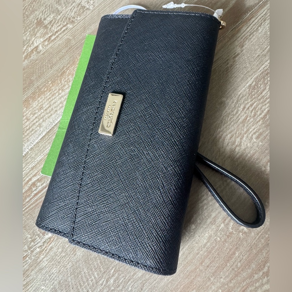NWT Kate Spade Wallet/clutch *stadium size approved*
